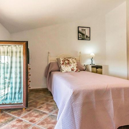 Pet Friendly Home In Hornachuelos With Kitchen 外观 照片