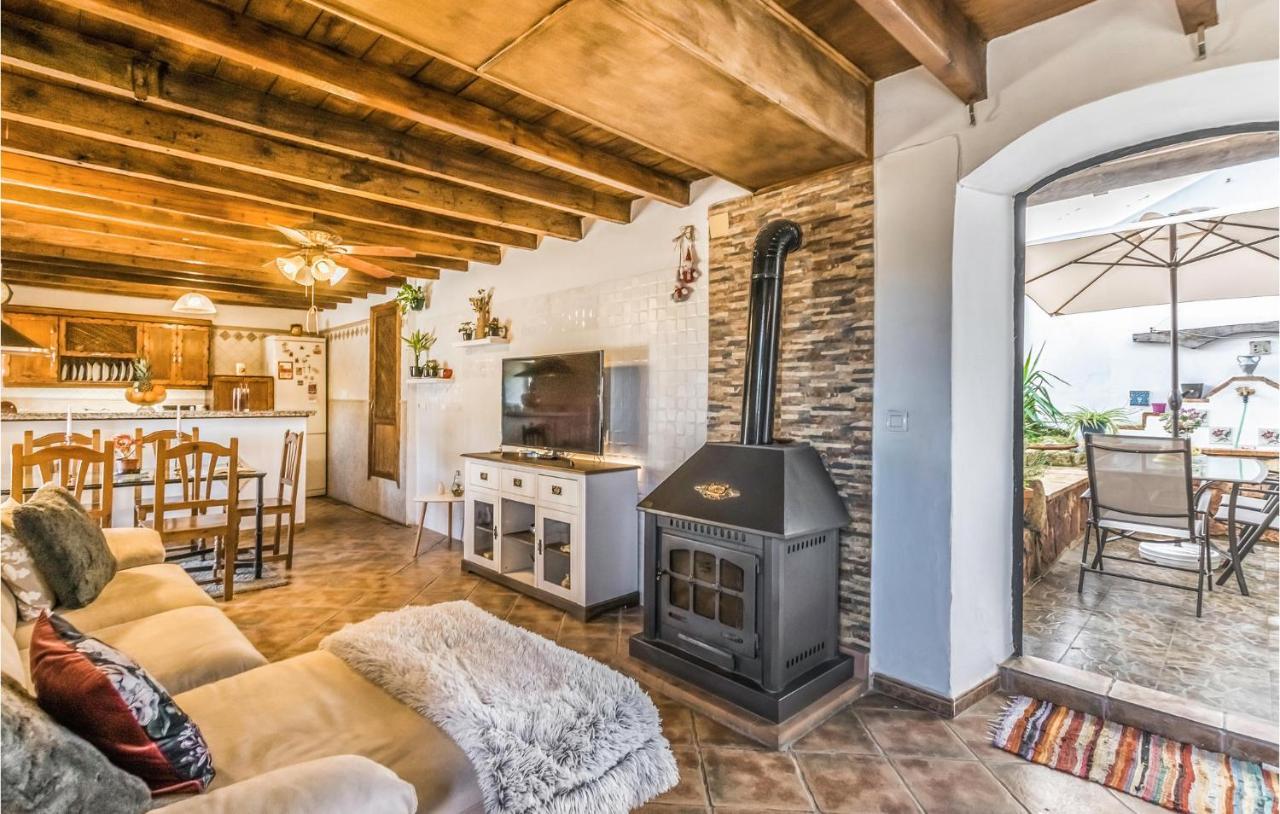Pet Friendly Home In Hornachuelos With Kitchen 外观 照片