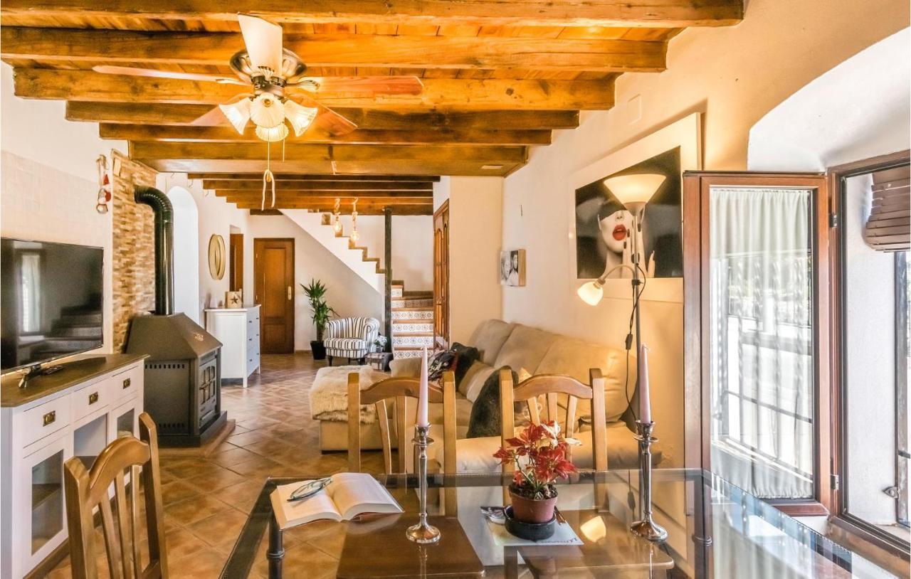 Pet Friendly Home In Hornachuelos With Kitchen 外观 照片