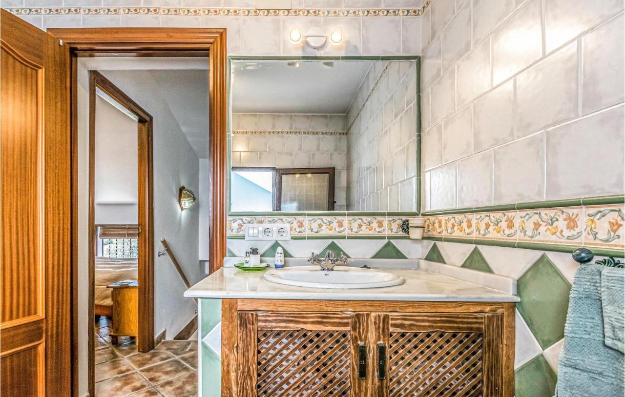 Pet Friendly Home In Hornachuelos With Kitchen 外观 照片