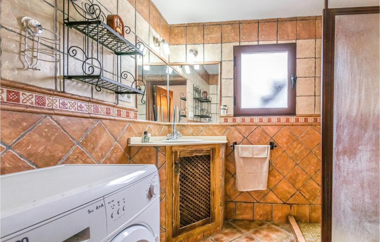 Pet Friendly Home In Hornachuelos With Kitchen 外观 照片