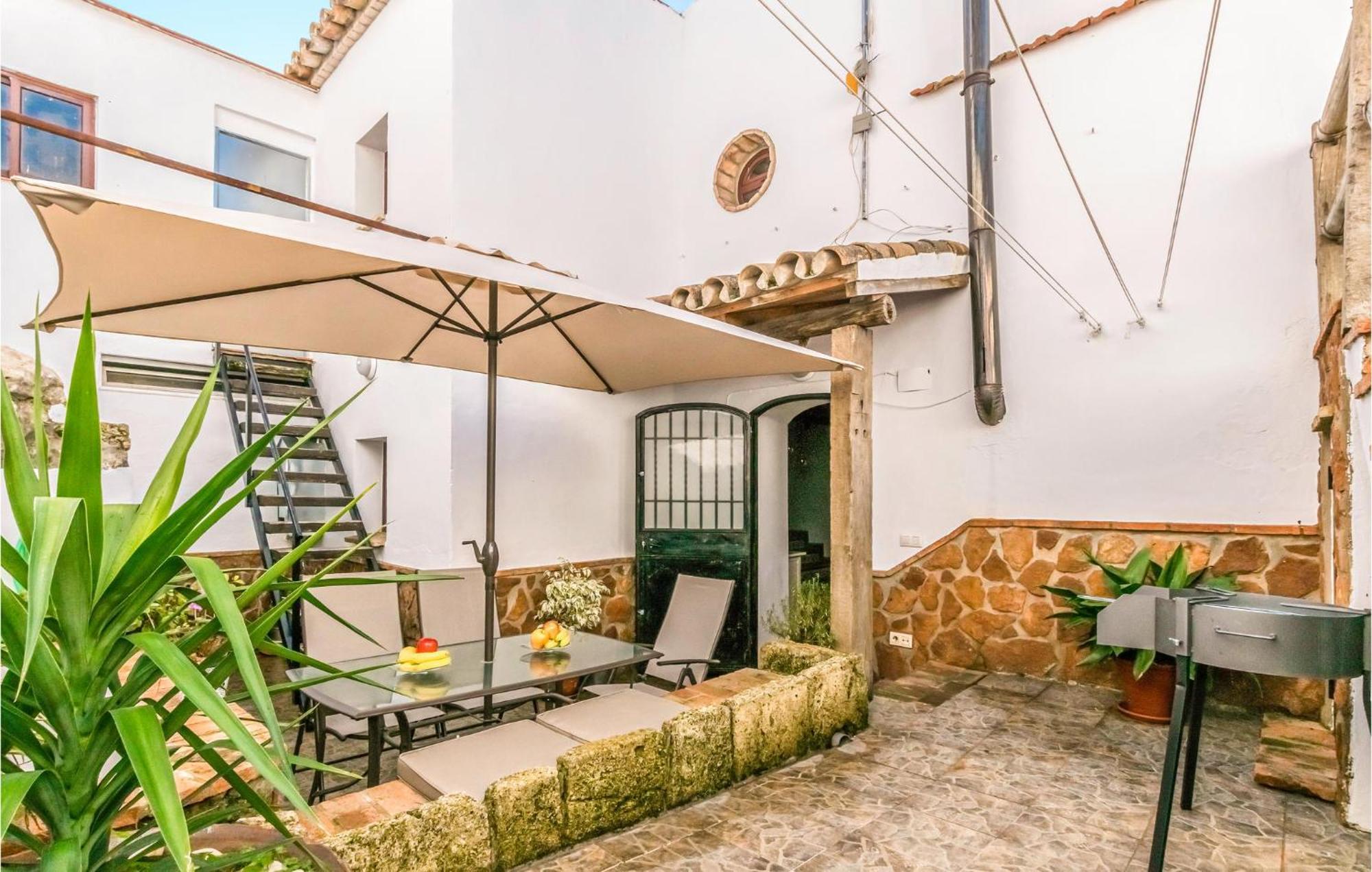 Pet Friendly Home In Hornachuelos With Kitchen 外观 照片