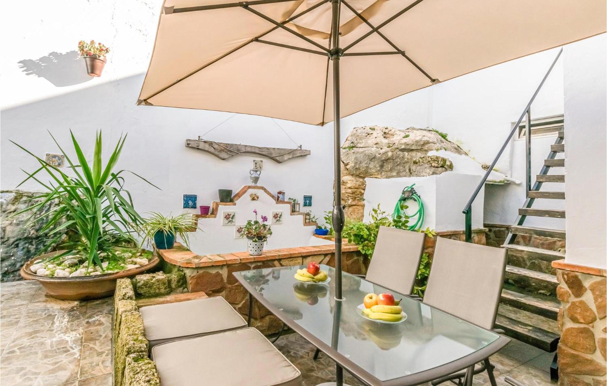 Pet Friendly Home In Hornachuelos With Kitchen 外观 照片